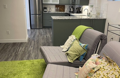 The Beaches Apartment | Sustainable 1-Bedroom Apartment in 100-year old Beach Cottage