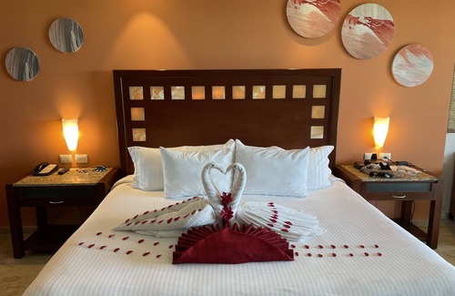 Villa Juarez Resort | Sustainable Luxury 2 BDR/3BTH At Hacienda Tres Rios Resort, Spa & Nature Park