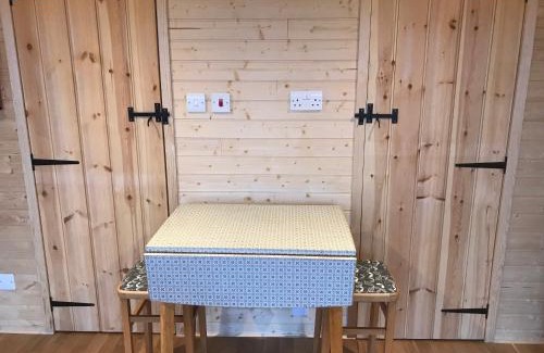 Cromarty Ski Chalet | Sutor Coops The Nest with Hot Tub