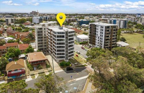 Redcliffe Apartment | Suttons Beach Sunrise