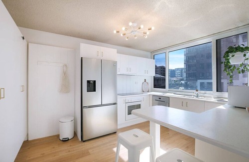 Redcliffe Apartment | Suttons Beach Sunrise