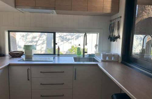 Sellicks Beach House | Suur Kodu- Beachfront House plus Tiny Home