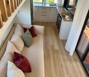Sellicks Beach House | Suur Kodu- Beachfront House plus Tiny Home
