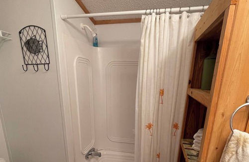 Chiefland Cabin | Suwannee Cottages at the Gulf cabin 2, Free Trailer Parking, Private Fishing Lot