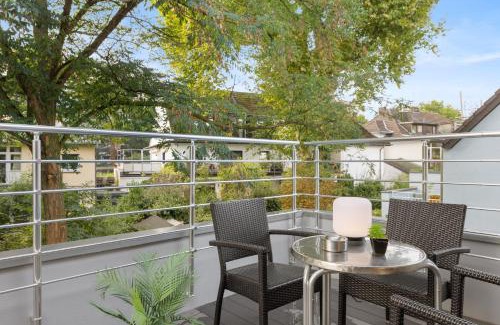 Rhein-Erft-Kreis District Apartment | Svyvo Apartments Brühl - Parking Kitchen Balcony
