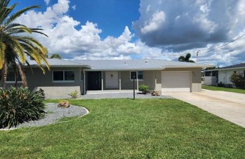 Yacht Club House | SW Gulf Access Boaters Paradise Pool Retreat