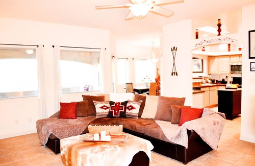 La Luz Del Sol House | SW STYLE/BREATHTAKING VIEWS & 8 Min. to OLD TWN~WOW REVIEWS/Long Term SPECIALS