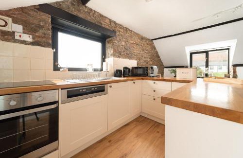 Littleham House | Swallow Cottage at Robin Hill 4