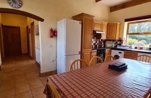 Whitland Cottage | SWALLOW COTTAGE, pet friendly, character holiday cottage in Llanboidy