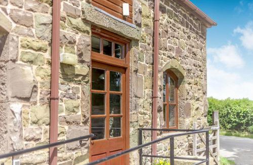 Strefford Apartment | Swallow's Nest