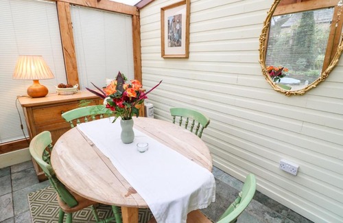 Holymoorside House | Swallows Barn