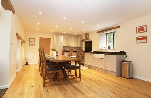 Brixham Cottage | SWALLOWS BARN, pet friendly, character holiday cottage in Brixham