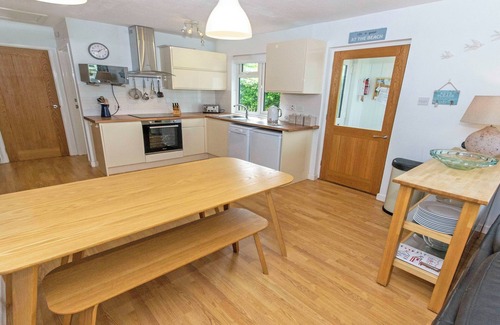 Croyde Ski Chalet | Swallows Beach Chalet |Sleeps 6 Walk to the Beach