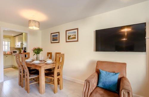 Winterton-on-Sea House | Swallowtail Cottage