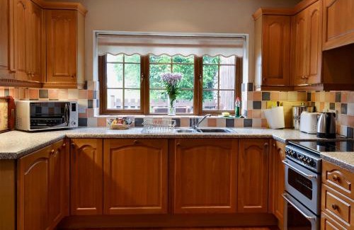 West Heslerton House | Swallowtail Cottage - Uk2296