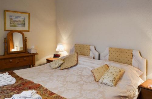 West Heslerton House | Swallowtail Cottage - Uk2296