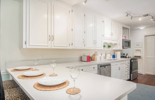 Georgetown House | Swamp Fox Retreat in Historic Willowbank Neighborhood.15 minutes to PI.