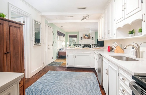 Georgetown House | Swamp Fox Retreat in Historic Willowbank Neighborhood.15 minutes to PI.