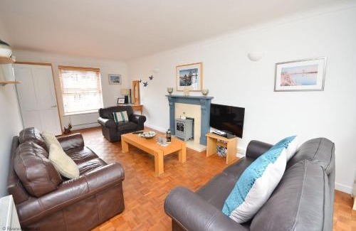 Horning House | Swan Cottage