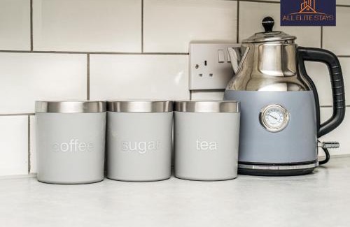 Liverpool Apartment | Swan House Apartment 9 - 2 Bed Apartment - Sleeps 6 - Free Parking - Liverpool - close to city centre - By ALL ELITE STAYS