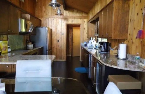 Swan Lake House | Swan Lake paradise with amenities galore