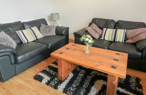 Otterburn Cabin | SWAN LODGE, pet friendly, character holiday cottage in Otterburn