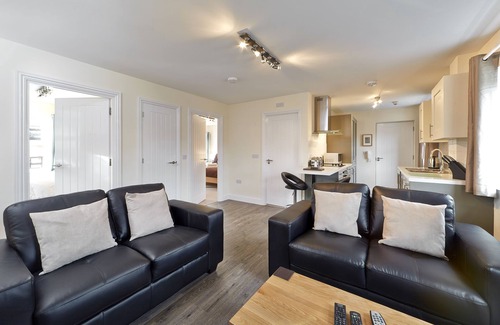 Swindon Apartment | Swan Place by Viridian Apartments