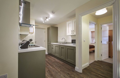 Swindon Apartment | Swan Place by Viridian Apartments