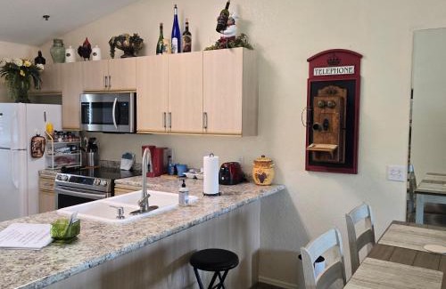 Table Rock Apartment | Swan's Couples Getaway Condo