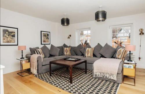 Henley-on-Thames Apartment | Swan's Nest