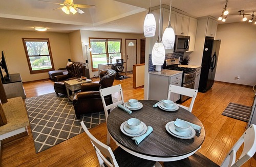 Greenwich House | Swan Shores - newly remodeled lakefront home