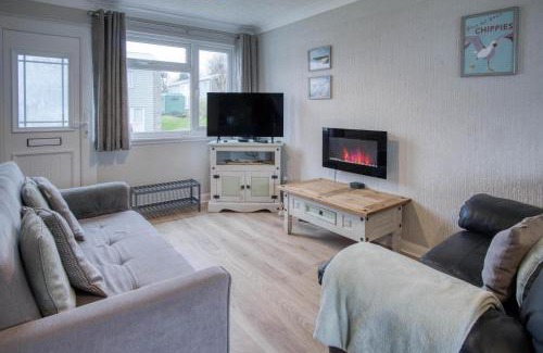 Pembroke Ski Chalet | Swanbrook - 2 Bedroom Chalet- Freshwater East