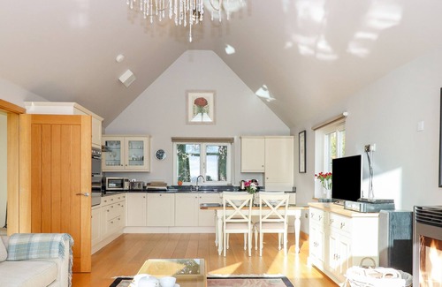 Eleighwater Cottage | SWANDOWN, 11 THE CYGNET, with pool in Cricket St. Thomas