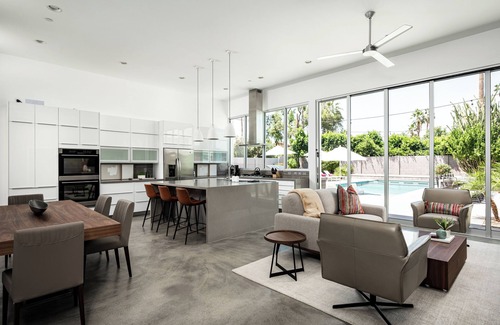 Fashion Square House | Swanky & Stylish Old Town Luxe Retreat