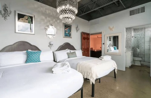 East Cesar Chavez House | Swanky Townhome