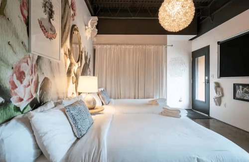 East Cesar Chavez House | Swanky Townhome