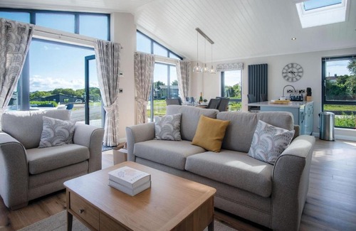 Penally Apartment | Swanlake Lodge - 3 Bedroom Holiday Home - Penally