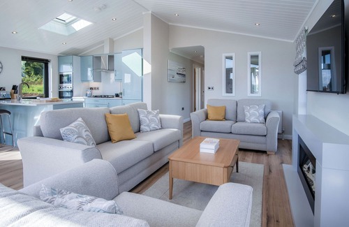 Tenby Apartment | Swanlake Lodge - 3 Bedroom Holiday Home - Penally
