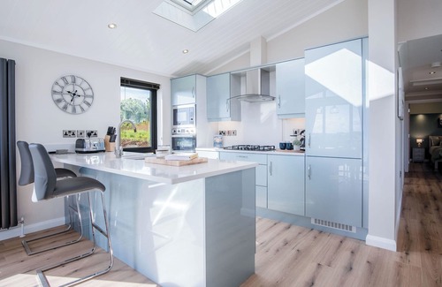 Tenby Apartment | Swanlake Lodge - 3 Bedroom Holiday Home - Penally