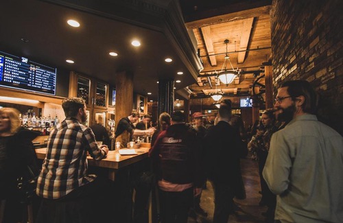 Downtown Victoria Hotel | Swans Brewery, Pub & Hotel