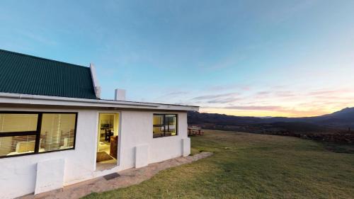 Oudtshoorn Hotel | Swartberg Pass Cottages - Kobus Se Gat