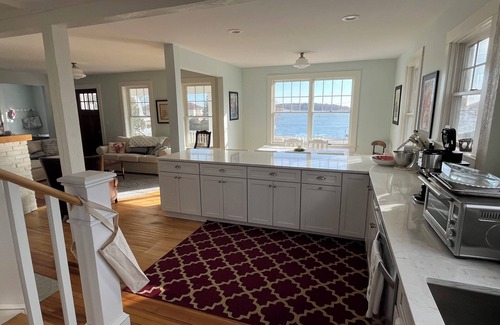 Loveitts Field Cottage | Sweeping Ocean Views in Cape Elizabeth Maine