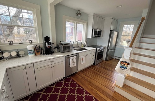 Loveitts Field Cottage | Sweeping Ocean Views in Cape Elizabeth Maine