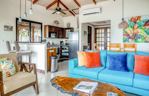 Dominical House | Sweeping ocean views, private infinity edge pool, & short walk to beach