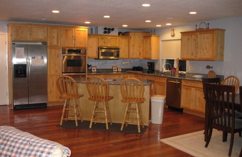 Bayshore House | Sweeping ocean views on two levels, spacious oceanfront house!