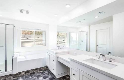 Jurupa Valley House | Sweeping Views on June Mountain Wy