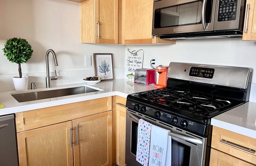 Downtown Hotel | Sweet 1-bedroom unit in Santa Monica