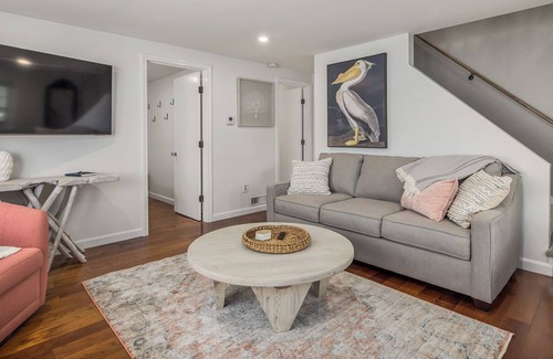Rye Cottage | Sweet beach cottage with a short walk to the ocean!