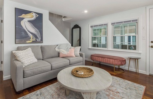 Rye Cottage | Sweet beach cottage with a short walk to the ocean!