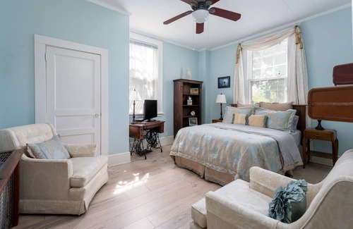 Kenilworth Bed & Breakfast | Sweet Biscuit Inn